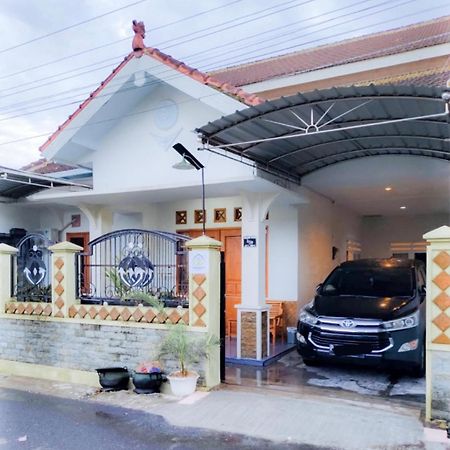 Twentynine Homestay Banyuwangi  Εξωτερικό φωτογραφία