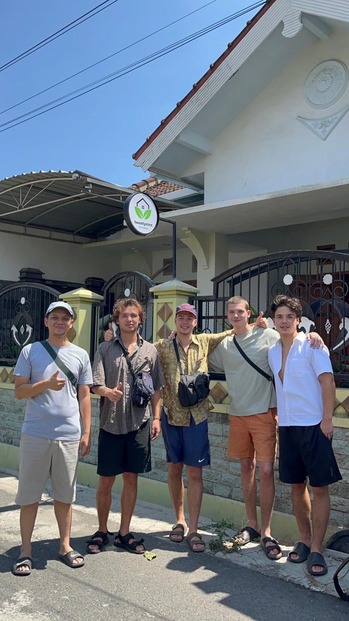 Twentynine Homestay Banyuwangi  Εξωτερικό φωτογραφία