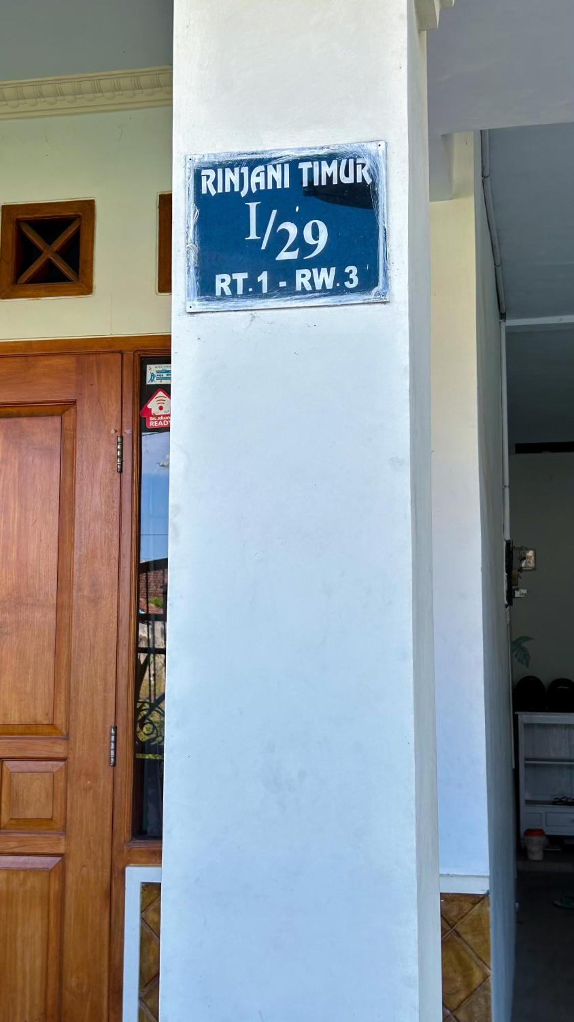 Twentynine Homestay Banyuwangi  Εξωτερικό φωτογραφία
